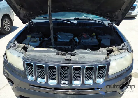 2016 Jeep Compass High Altitude Edition z USA, uszkodzony, nr VIN 1C4NJCEA4GD720040